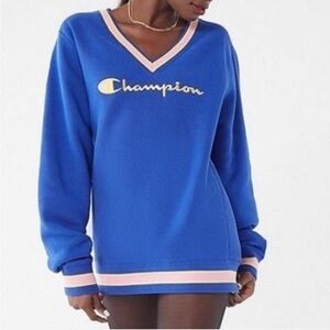 Champion x Urban Outfitters Blue V-Neck Fleece Sweatshirt Size XL